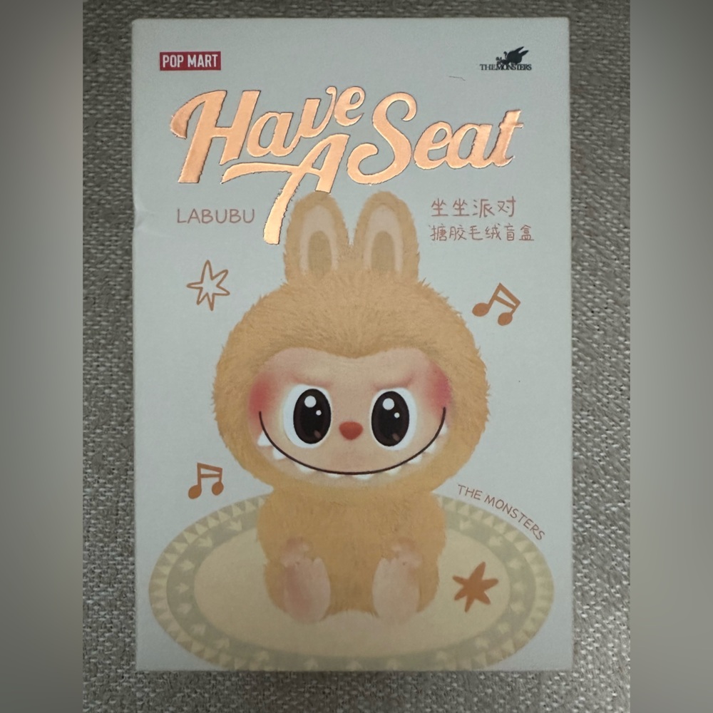 Labubu Pop Mart Collectible